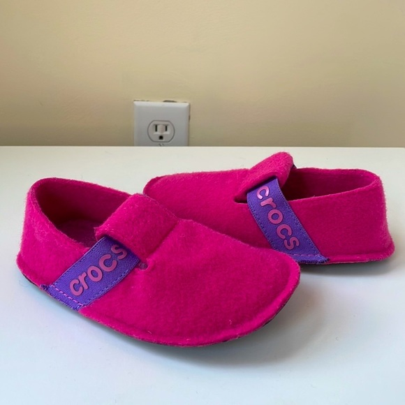 Crocs Kid’s Classic Slipper - Picture 2 of 3